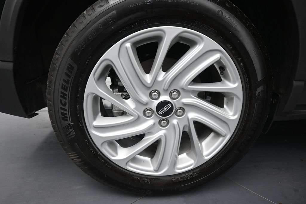 Used 2025 Lincoln Corsair AWD image 34
