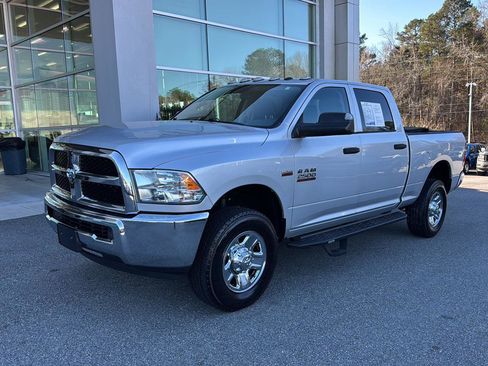 Used 2018 RAM 2500 Tradesman w/ Chrome Appearance Group image 2