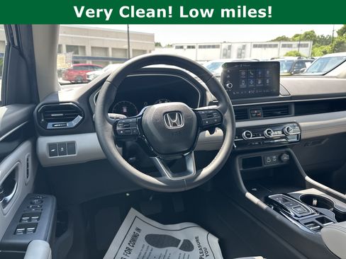 Used 2025 Honda Pilot EX-L image 26