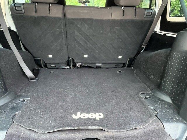 Used 2017 Jeep Wrangler Unlimited Sport w/ Mopar Black Appearance Group AWD/4WD image 26