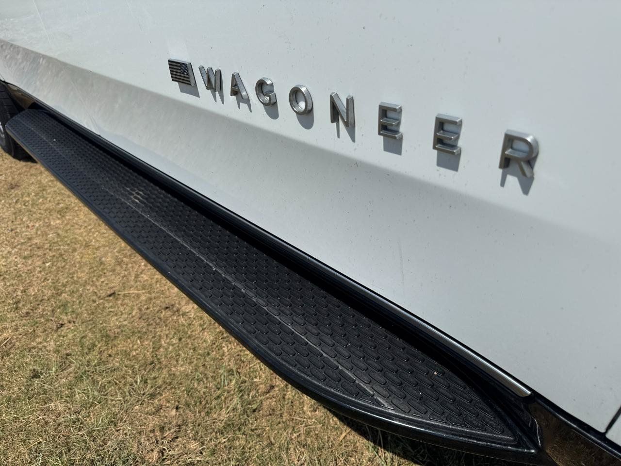 Used 2024 Jeep Wagoneer L Series II RWD image 8