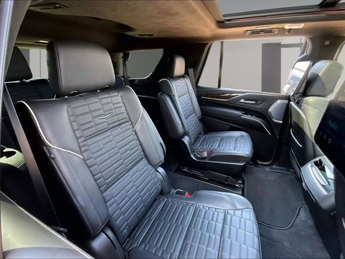 Used 2023 Cadillac Escalade Premium Luxury Platinum AWD/4WD image 29