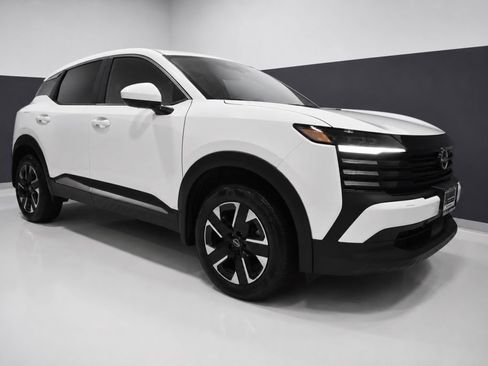 Certified 2025 Nissan Kicks SV AWD/4WD image 7