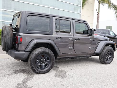 Used 2022 Jeep Wrangler Unlimited Sport AWD/4WD image 8