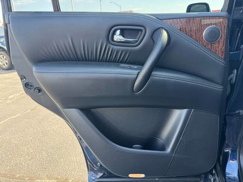 Used 2017 Nissan Armada Platinum image 17