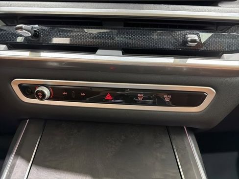Certified 2023 BMW X7 xDrive40i w/ Premium Package image 42