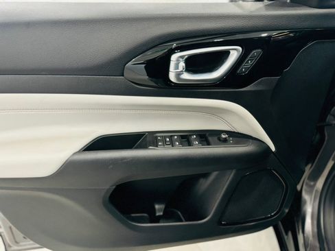 Used 2022 Jeep Compass Limited w/ Elite Group image 12