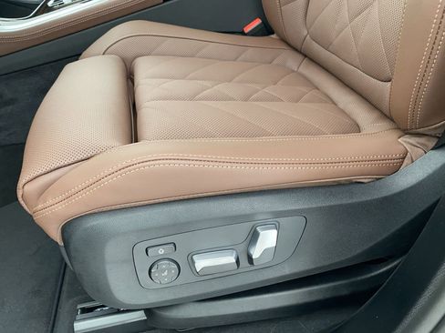 Used 2026 BMW X5 xDrive50e w/ Premium Package image 12