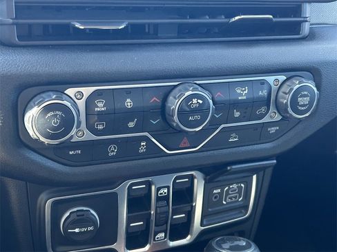 Used 2024 Jeep Wrangler Sport S image 31