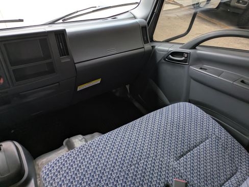 Used 2024 Chevrolet Low Cab Forward RWD image 19
