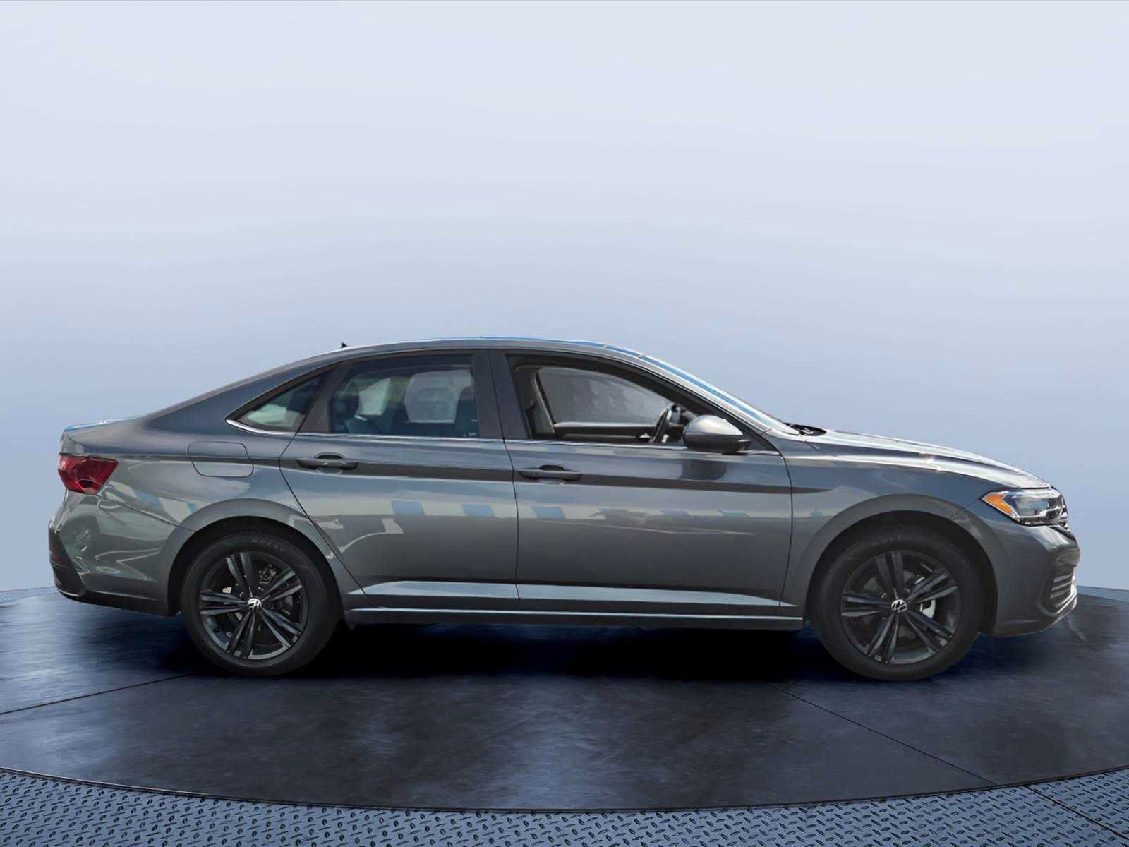 Used 2023 Volkswagen Jetta SE w/ Panoramic Sunroof Package FWD image 7