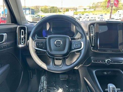 Used 2023 Volvo XC40 B5 Plus w/ Driver Assist Package AWD/4WD image 24