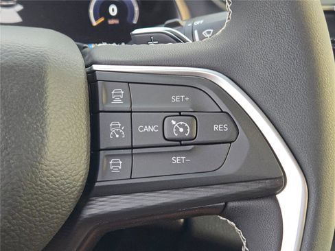 New 2025 Jeep Grand Cherokee Laredo w/ MOPAR Finishing Package image 33