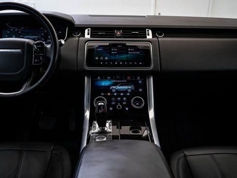 Used 2020 Land Rover Range Rover Sport HSE image 34