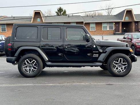 Used 2024 Jeep Wrangler Sahara image 8