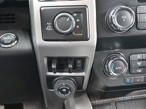 Used 2021 Ford F350 Lariat w/ Tremor Off-Road Package image 24