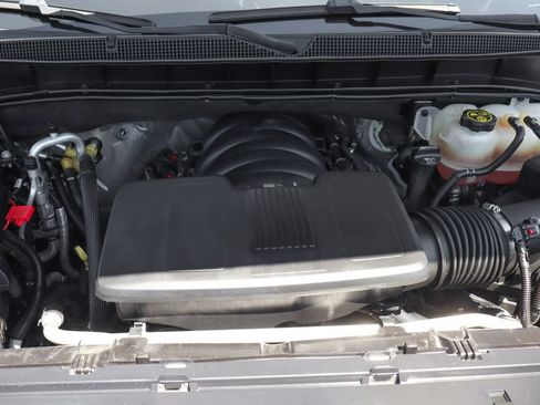 Used 2021 Chevrolet Suburban LT RWD image 13