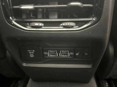 Used 2022 Jeep Grand Cherokee Limited AWD/4WD image 21