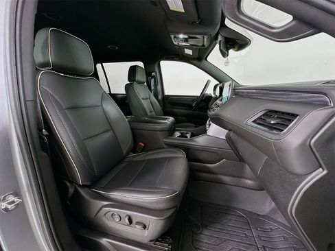 Used 2023 GMC Yukon XL SLT w/ LPO, Floor Liner Package image 31