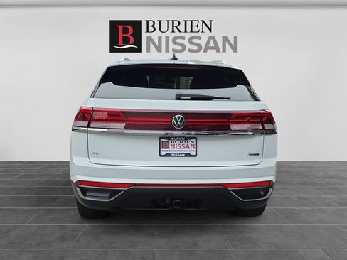 Used 2024 Volkswagen Atlas Cross Sport SE AWD/4WD image 4