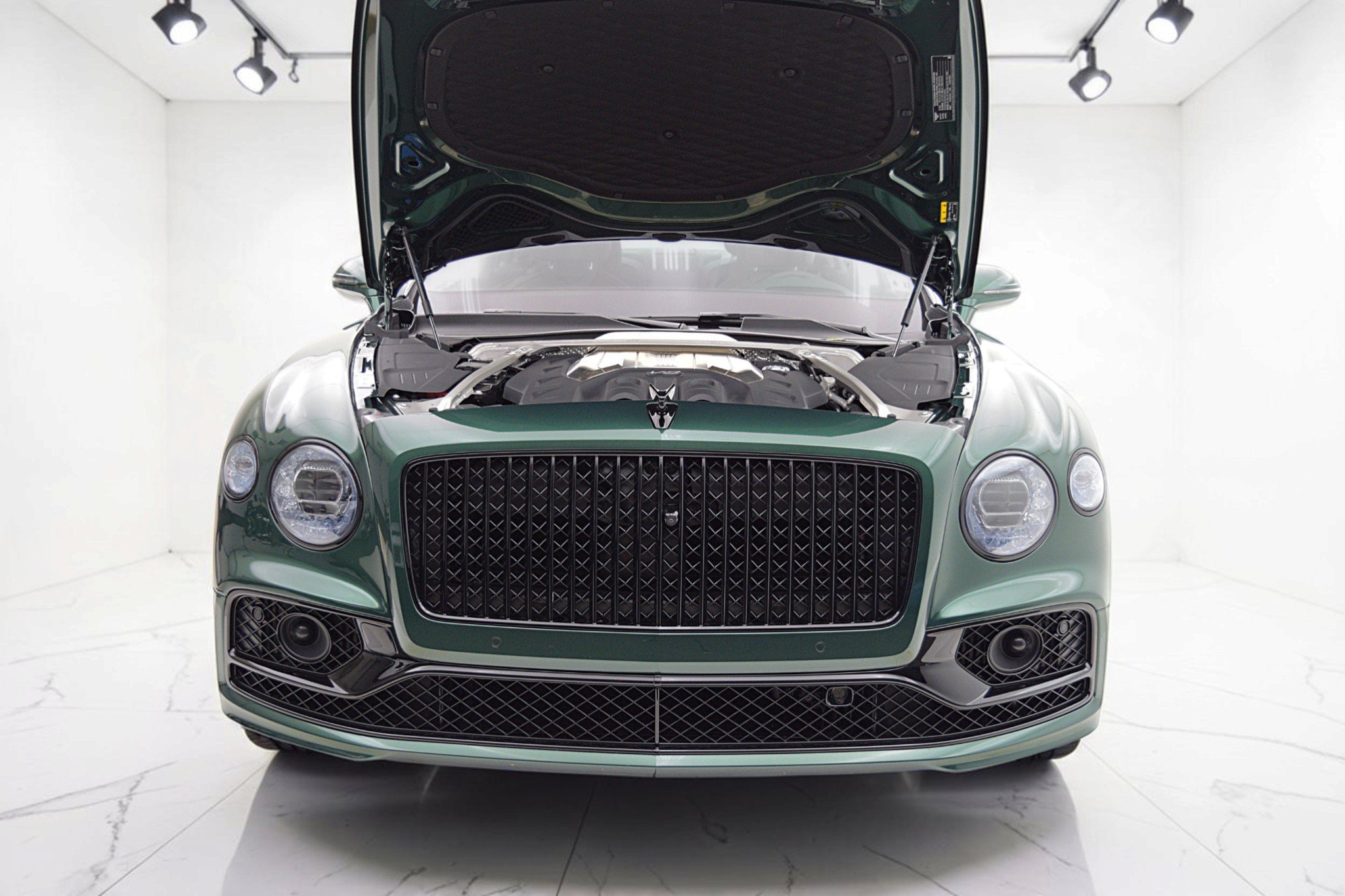 Certified 2022 Bentley Flying Spur V8 AWD/4WD image 19