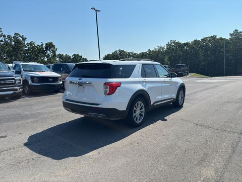 Used 2022 Ford Explorer XLT w/ Equipment Group 202A RWD image 3