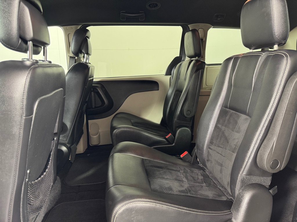 Used 2018 Dodge Grand Caravan SXT FWD image 18