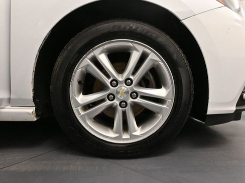 Used 2017 Chevrolet Cruze LT w/ Convenience Package image 16