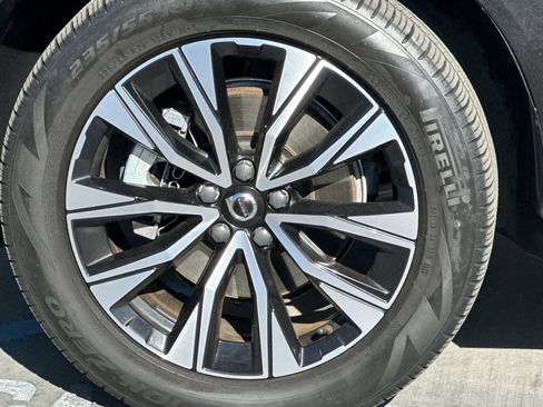 Certified 2023 Volvo XC60 B5 Core w/ Climate Package image 33