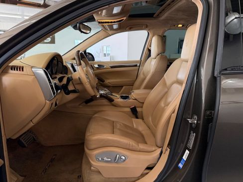 Used 2013 Porsche Cayenne GTS AWD/4WD image 17