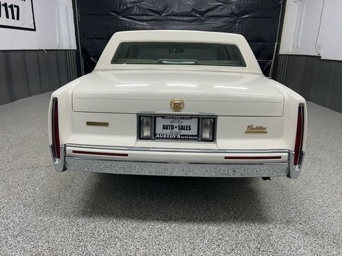 Used 1991 Cadillac De Ville Sedan FWD image 5