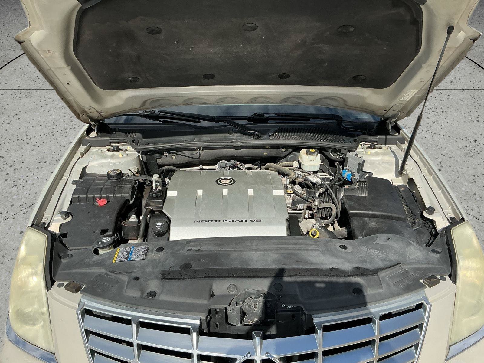 Used 2007 Cadillac DTS Luxury I w/ Trunk Convenience Package FWD image 9