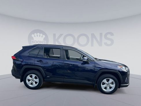 Used 2021 Toyota RAV4 XLE w/ Convenience Package image 8
