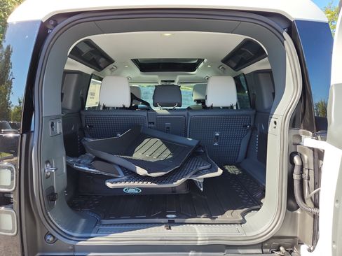 Used 2026 Land Rover Defender 110 S image 13