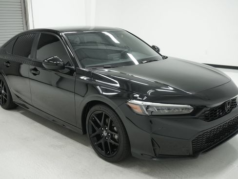 Used 2025 Honda Civic Sport image 3