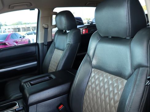 Used 2017 Toyota Tundra SR5 image 17