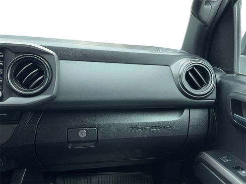 Used 2021 Toyota Tacoma TRD Sport image 21