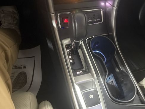 Used 2021 Subaru Ascent Limited w/ Technology Package image 22