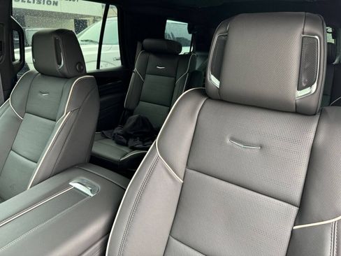 Used 2024 Cadillac Escalade Sport w/ Touring Package AWD/4WD image 12