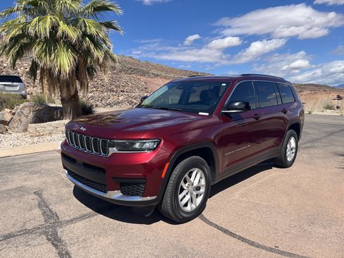 Used 2021 Jeep Grand Cherokee L Laredo w/ Luxury Tech Group I AWD/4WD image 1