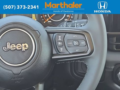 Used 2026 Jeep Wrangler Unlimited Rubicon AWD/4WD image 26
