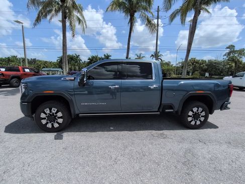 Used 2024 GMC Sierra 2500 Denali w/ Denali Reserve Package AWD/4WD image 8