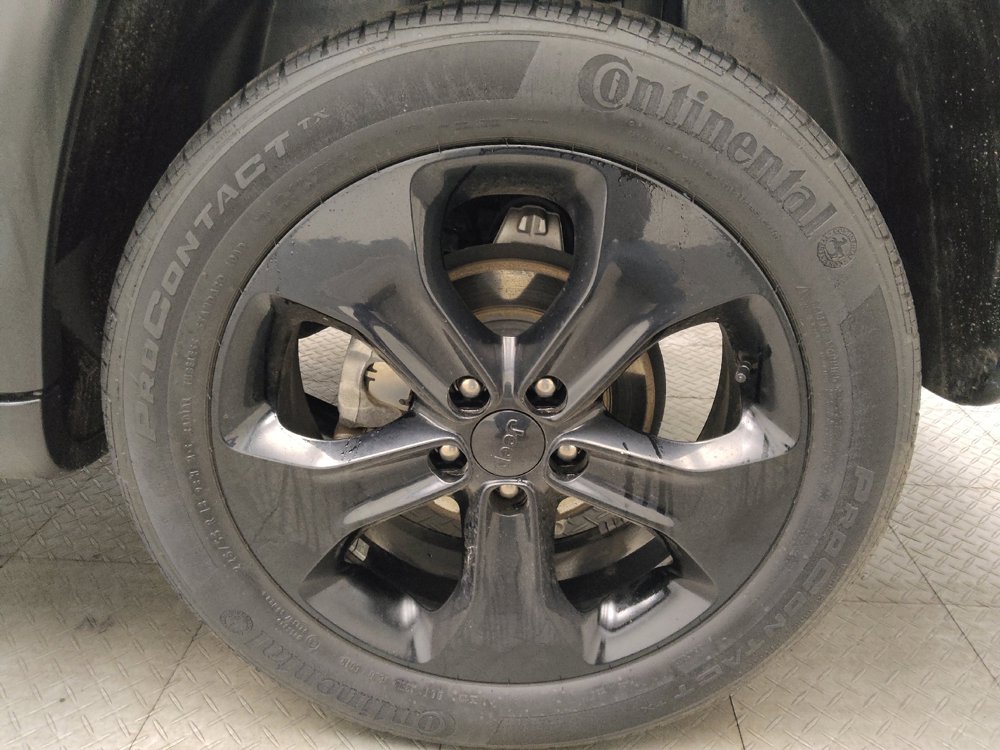Used 2021 Jeep Compass Latitude w/ Sun and Sound Group AWD/4WD image 31