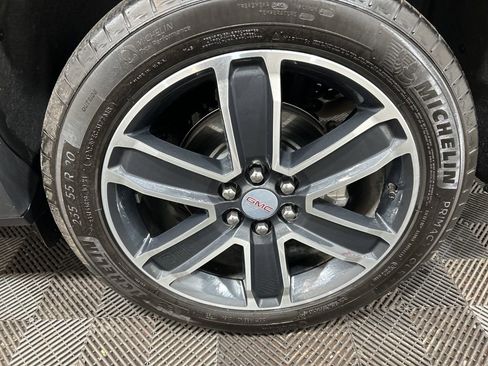 Used 2023 GMC Acadia SLT w/ Technology Package image 30