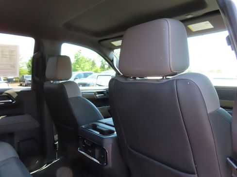 Used 2022 Chevrolet Silverado 1500 ZR2 w/ Technology Package AWD/4WD image 36