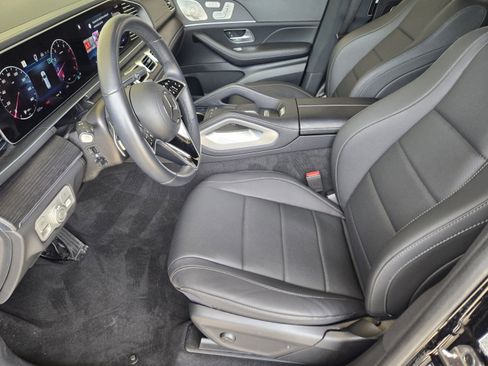 Certified 2025 Mercedes-Benz GLS 450 4MATIC image 28