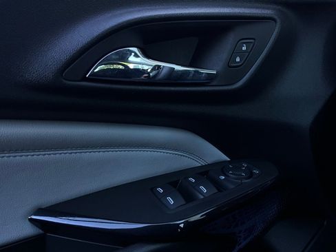 Used 2025 Chevrolet Trax LT image 19