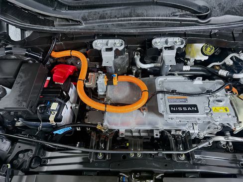 Used 2023 Nissan Ariya FWD image 34