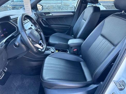 Certified 2022 Volkswagen Tiguan SE R-Line image 14