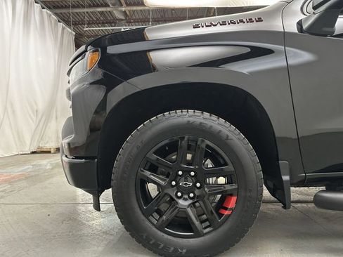 Used 2023 Chevrolet Silverado 1500 RST w/ Redline Edition AWD/4WD image 22